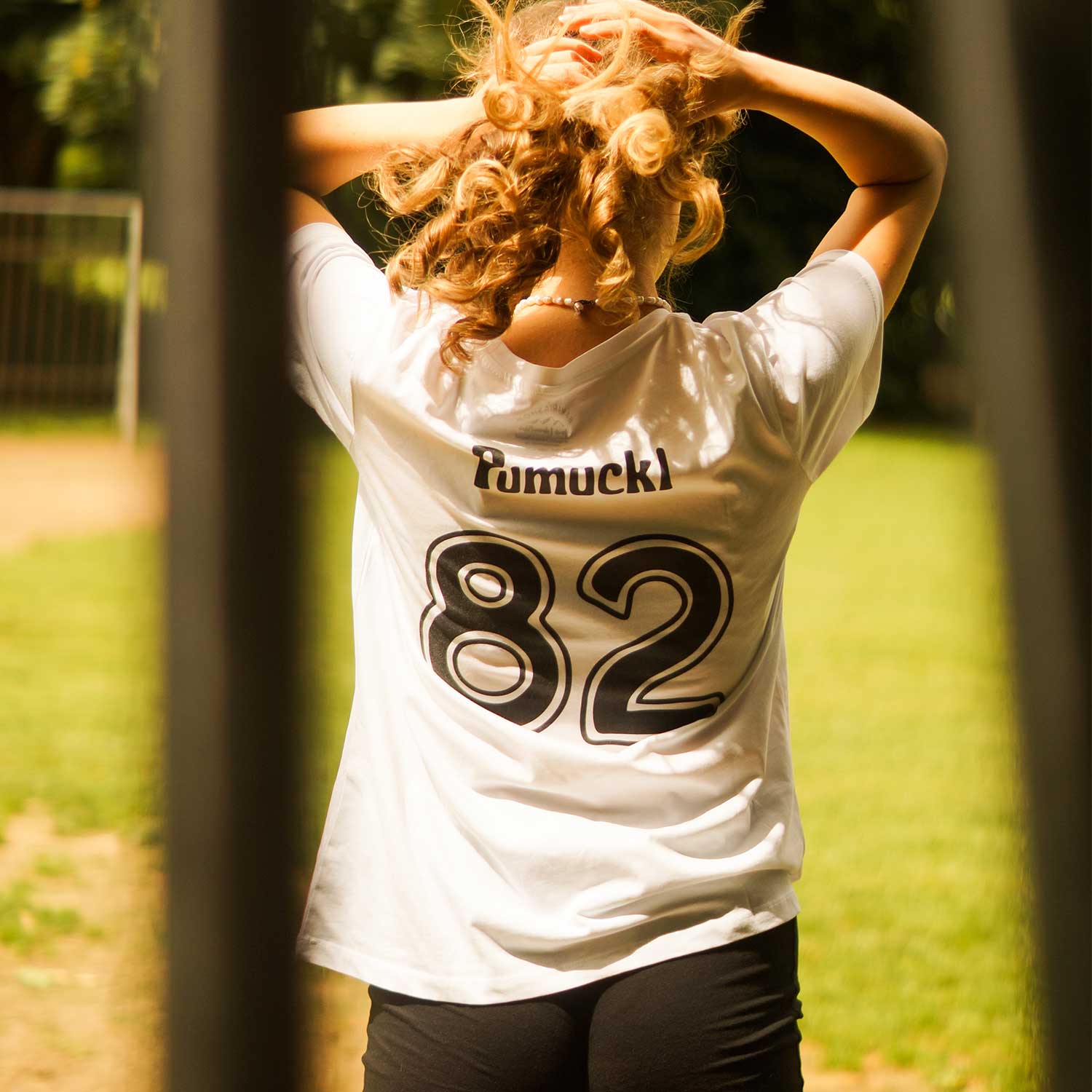 ®Pumuckl Damen T-Shirt "Fußball Kobold"